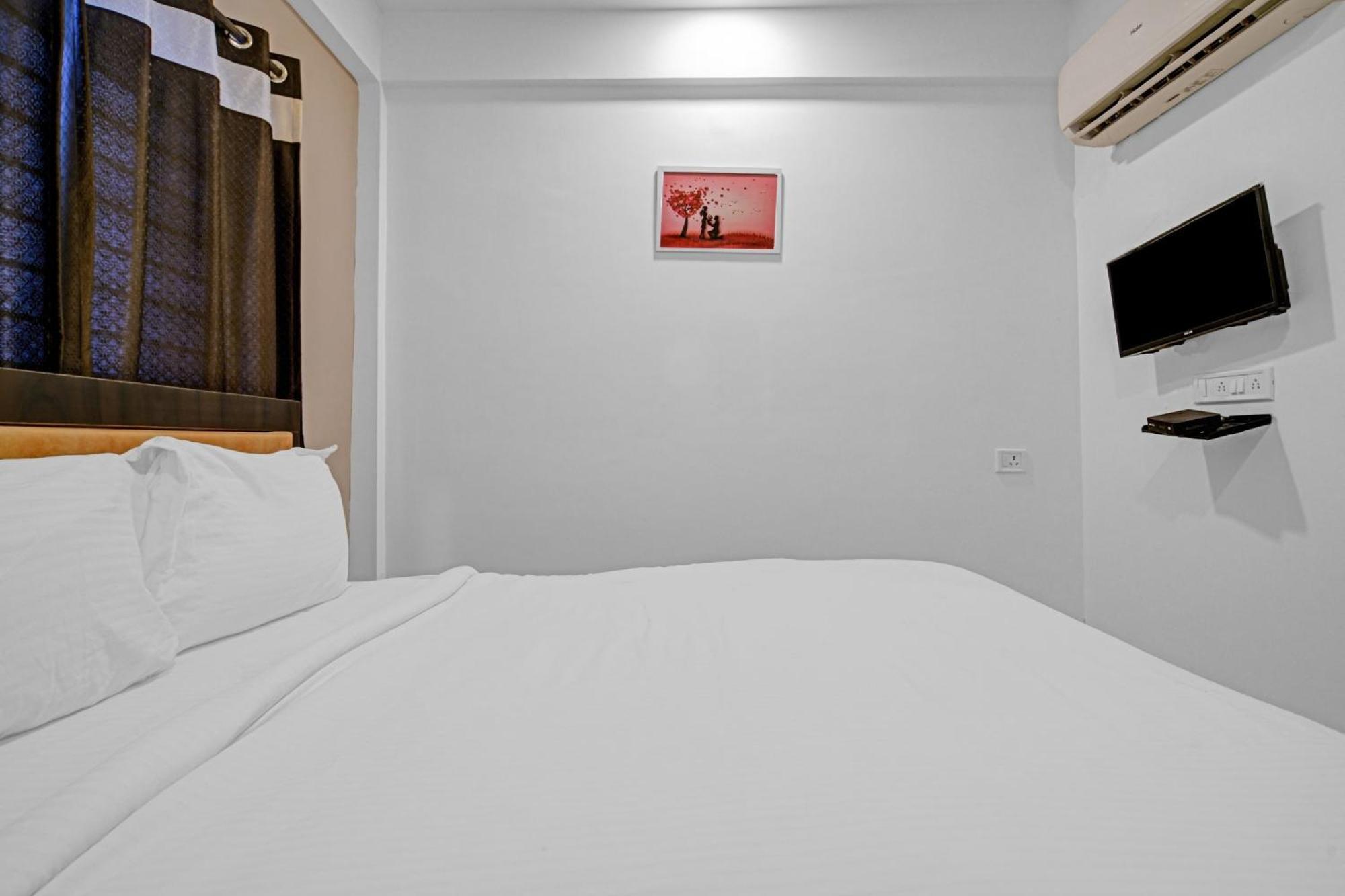 Collection O The Eternity Near Lig Sqaure Hotel Indore Exterior photo