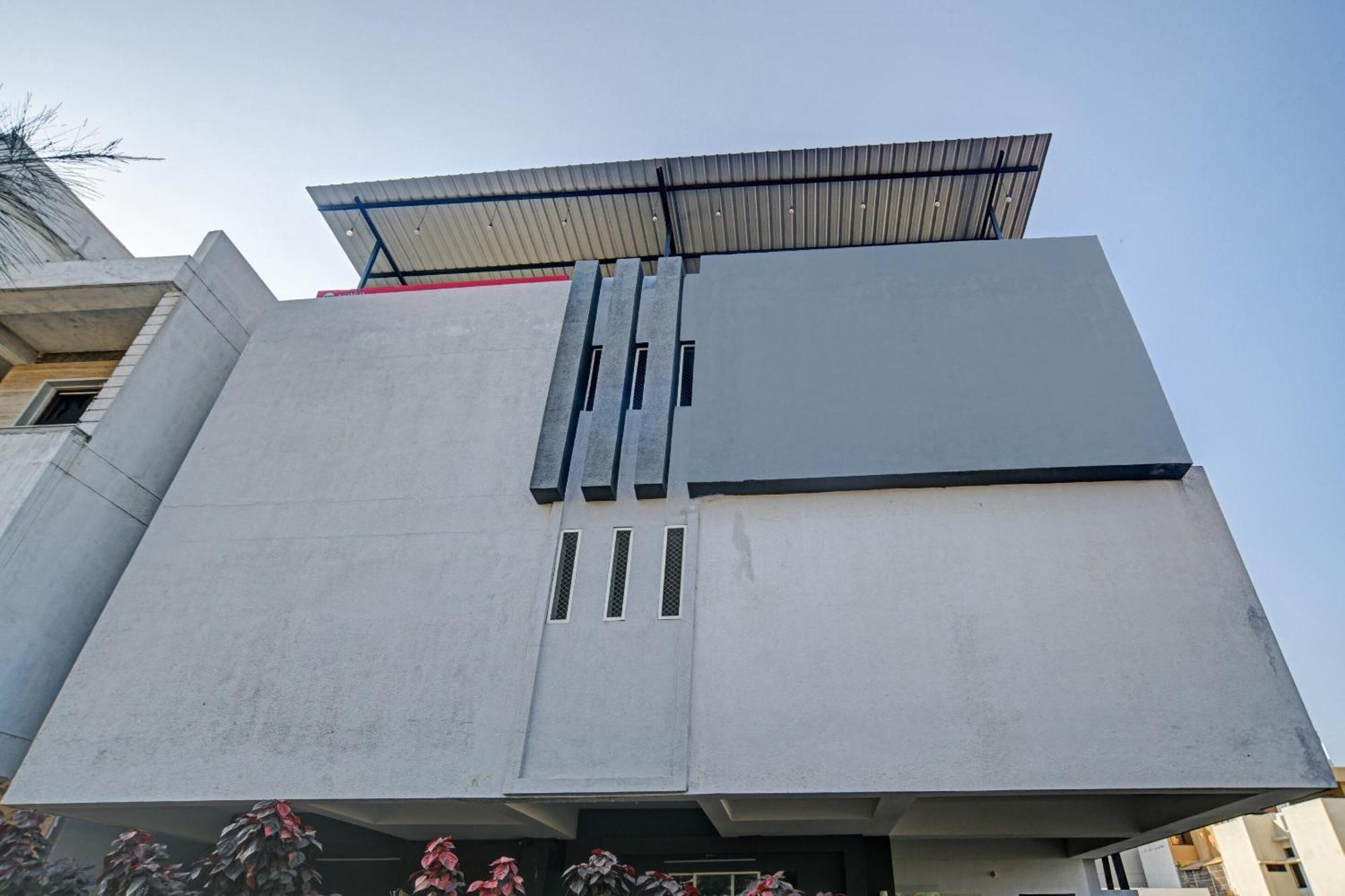 Collection O The Eternity Near Lig Sqaure Hotel Indore Exterior photo