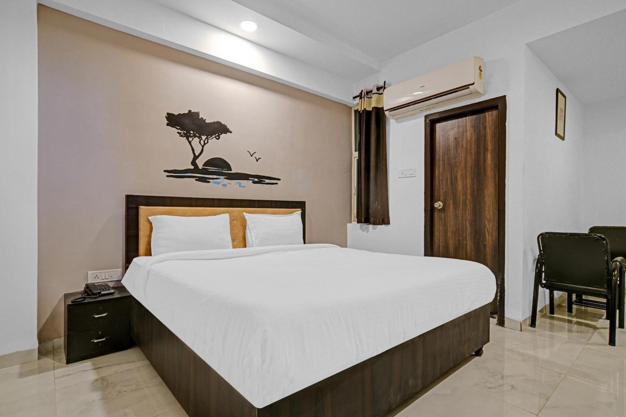 Collection O The Eternity Near Lig Sqaure Hotel Indore Exterior photo