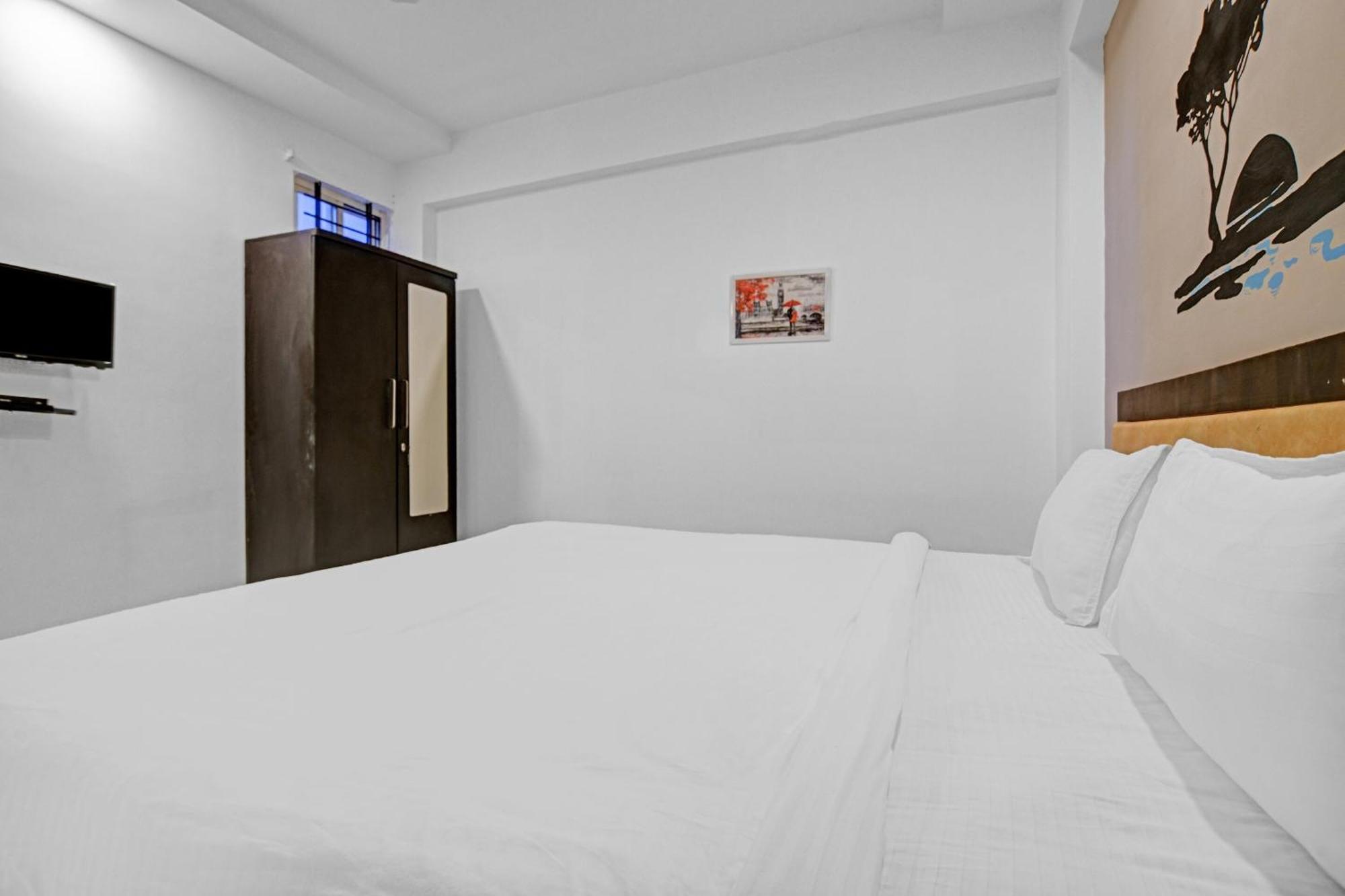 Collection O The Eternity Near Lig Sqaure Hotel Indore Exterior photo
